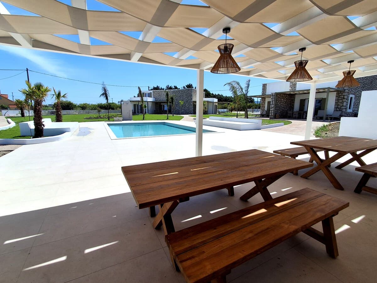 Lemoni — Garden & pool 6