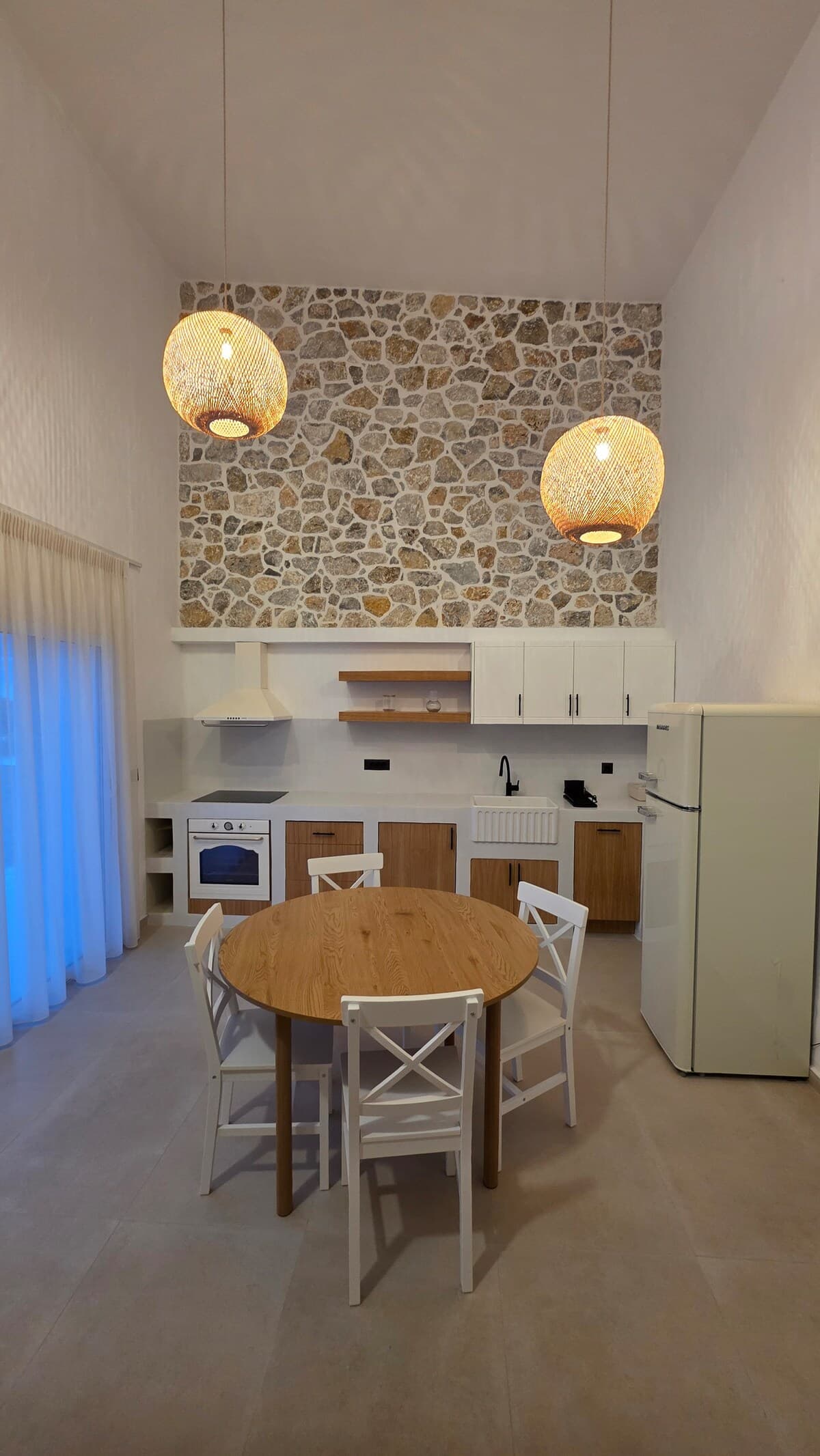 Lemoni — Dining 3