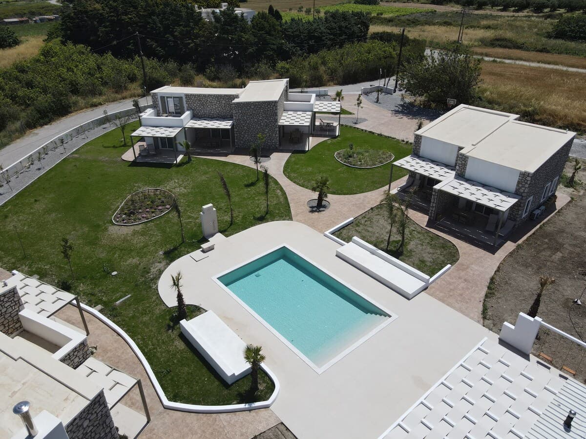 Olive — Exterior 2