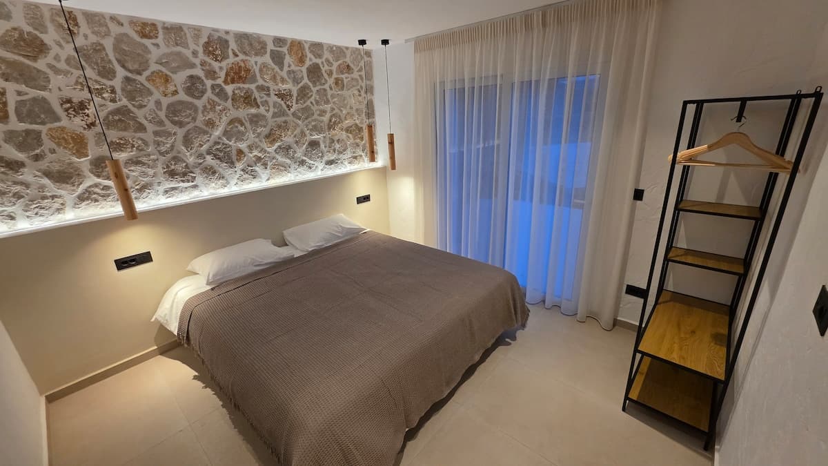 Olive — Bedrooms 6