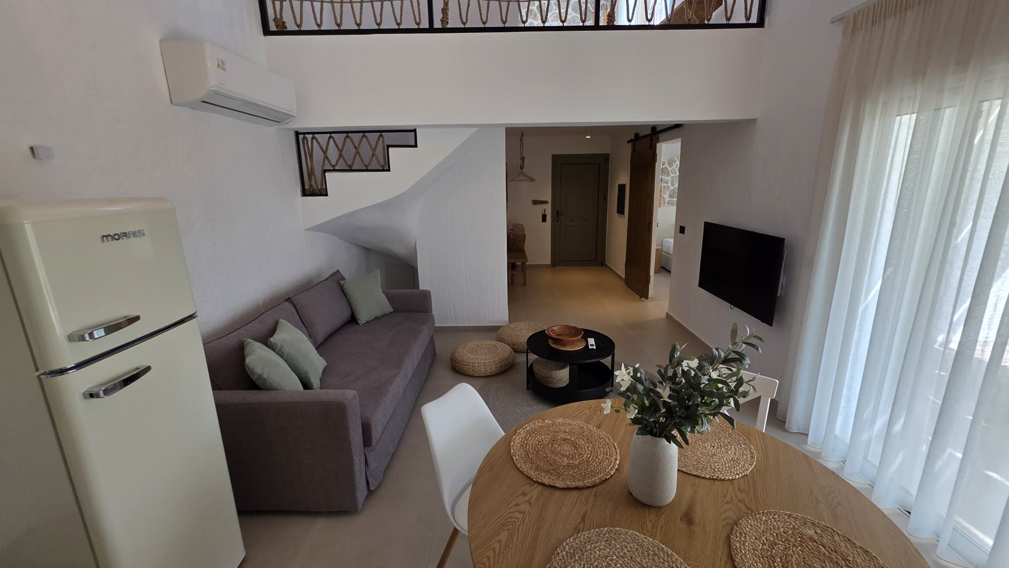 Olive — Living room 2