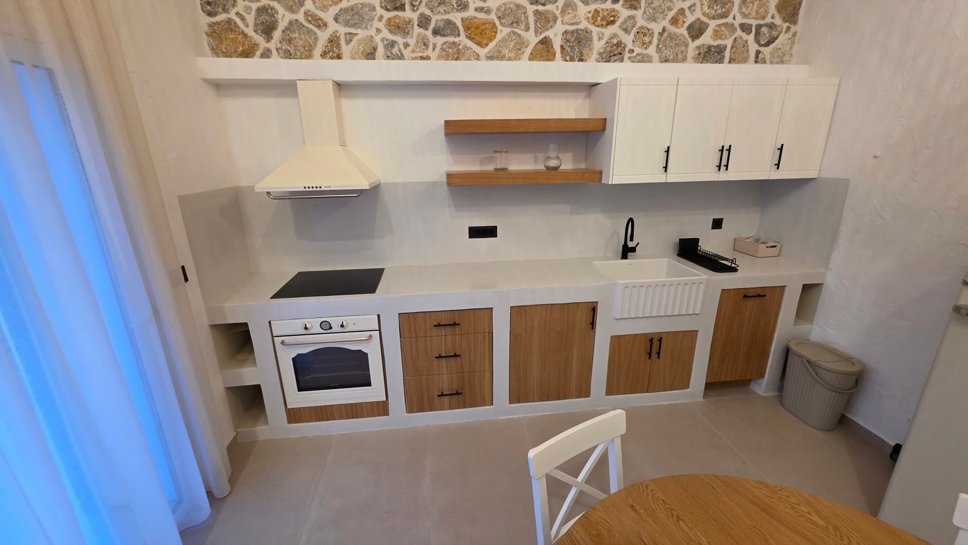 Lemoni — interior 1