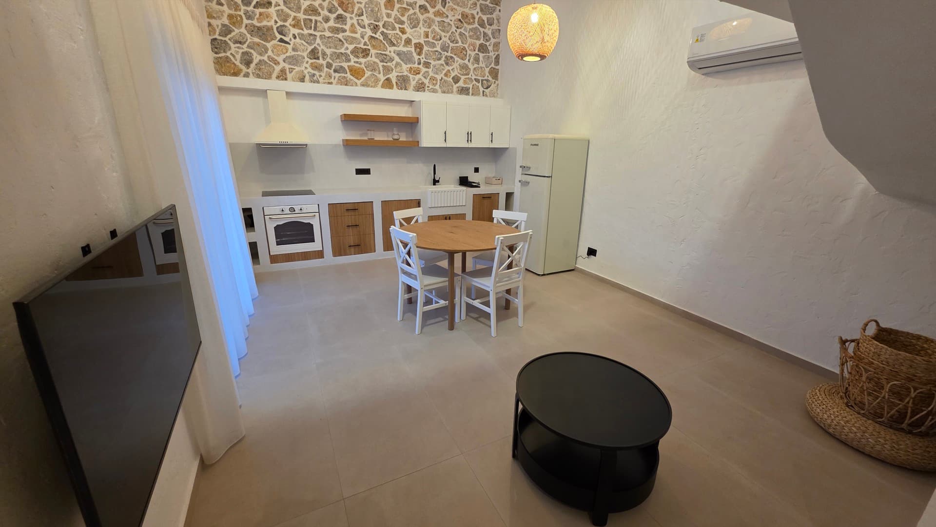 Sykia — interior 1